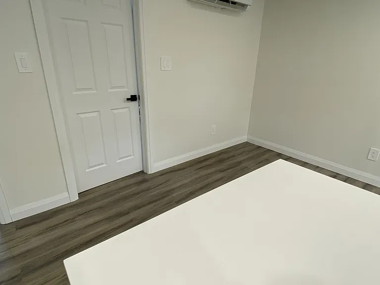 324 Vidal St S #4 — Photo 4