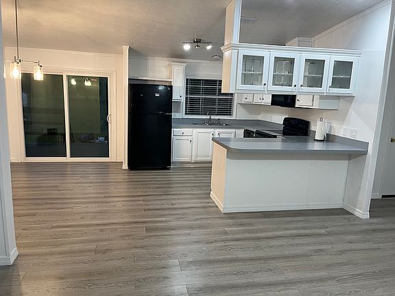 3rd image of 4620 Hunting Lodge Dr