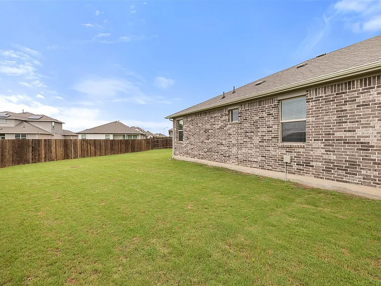16401 Coratina Dr — Photo 39