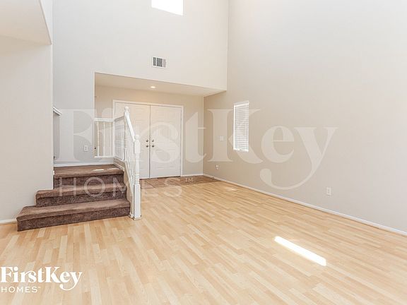 3rd image of 718 Azure Banks Ave