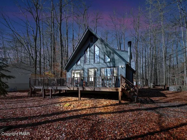 235 Wyomissing Dr, Pocono Lake, PA 18347