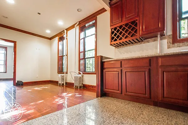 Rented by MySpaceNYC | media 22