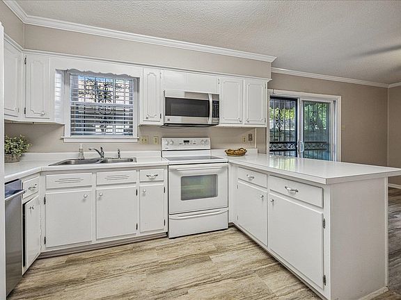 5th image of 865 S Yates Rd APT 1