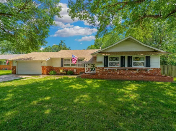 1123 N Wood Ave, Wichita, KS 67212