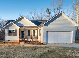 4000 Hoke St, Claremont, NC 28610