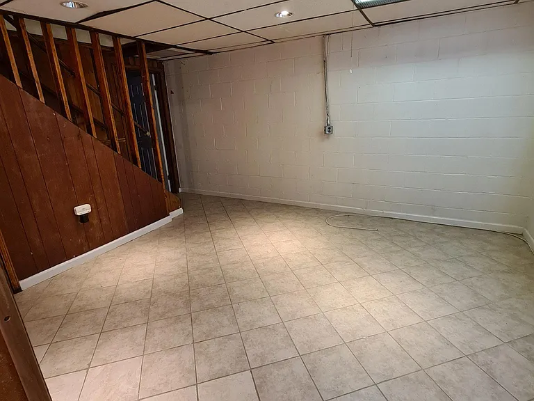 1141 Gloria Ave — Photo 13