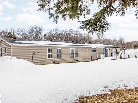 2nd image of 305 N Advance Rd