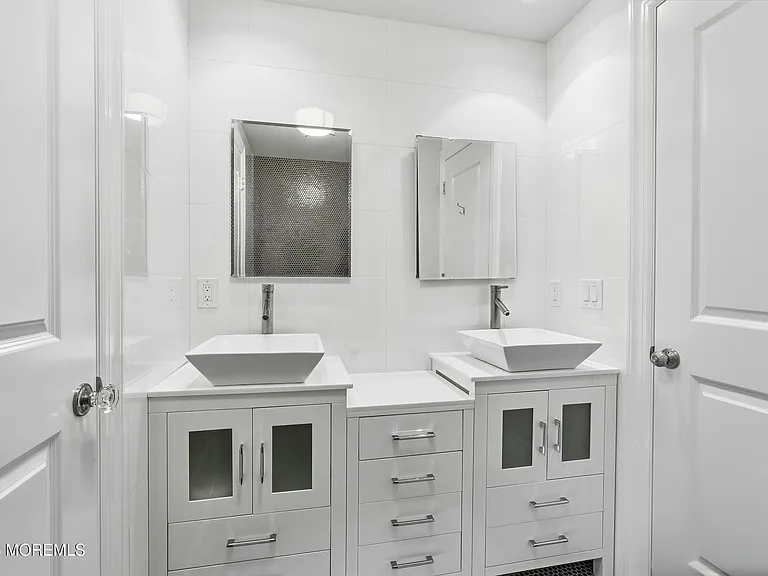 125 Cedar Ave — Photo 46