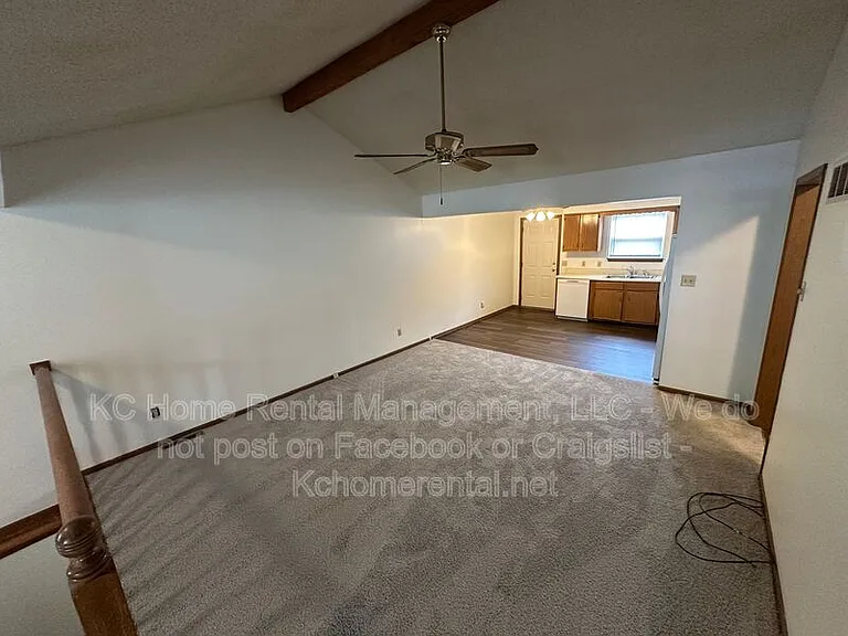 735 NE Barnes Dr #B — Photo 12