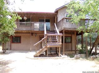 1039 Eastside Dr, Canyon Lake, TX 78133