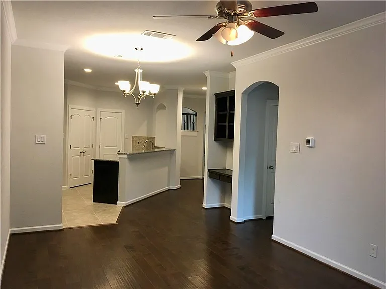 2203 Highland Villa Ln — Photo 6