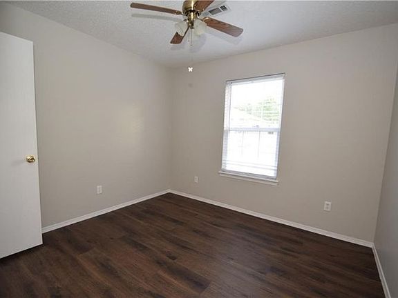 5th image of 7 Burnett Cir