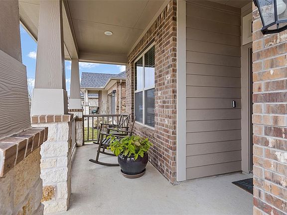 4th image of 18526 Hayden Pond Dr