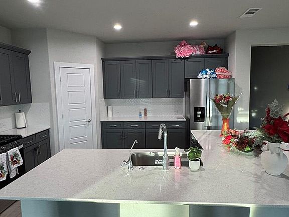 3rd image of 6803 Cape Dyer Ln