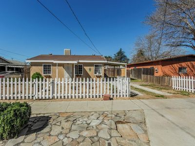 2087 N Cecelia Ave, Fresno, CA, 93722