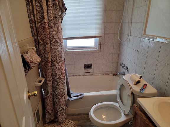 4th image of 12616 Payton St