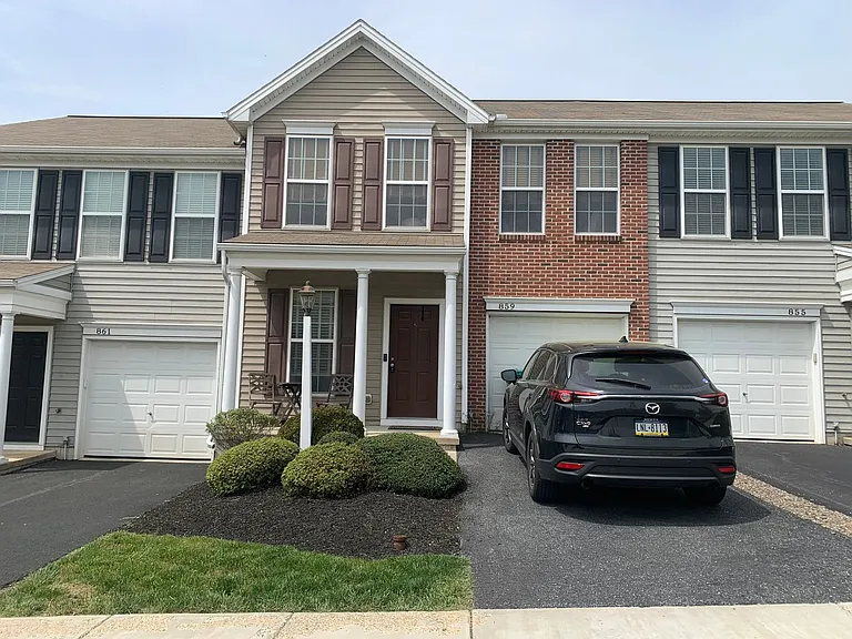859 Fawn Ln — Photo 1