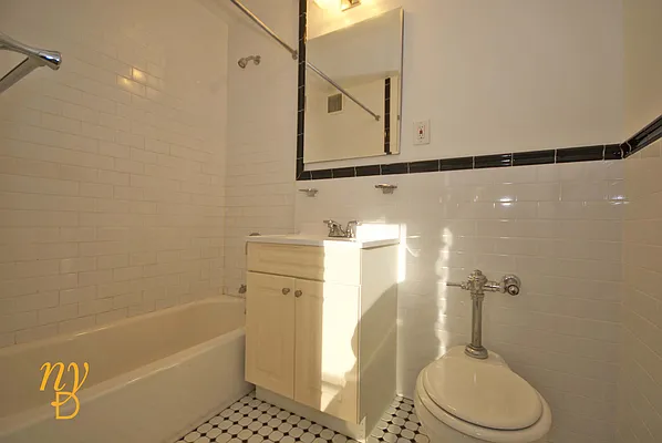 Rented by New York Dwellings LLC | media 29