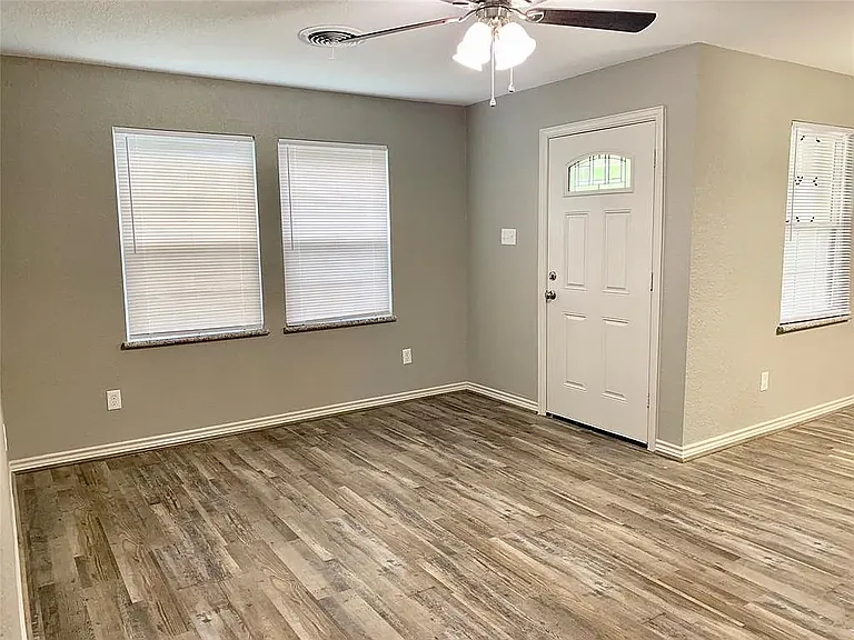 115 Gardenia St — Photo 1