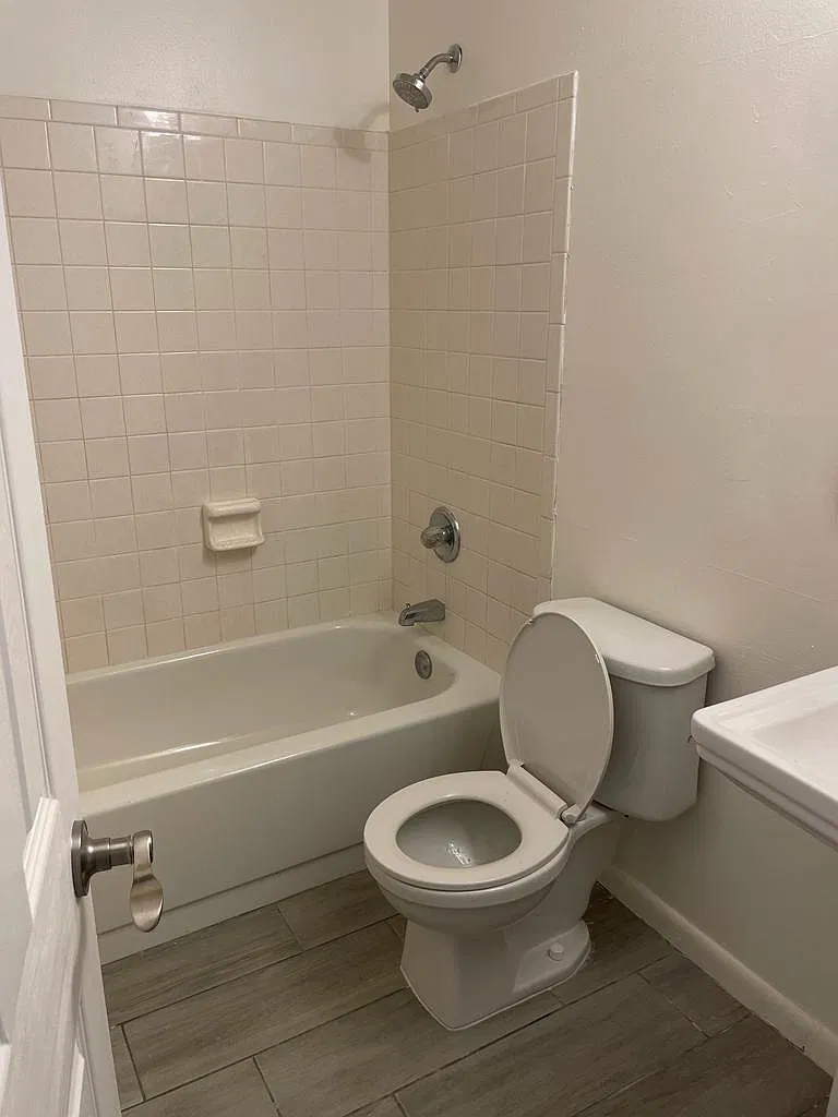2 bed, 864 sqft, $1,500 — Photo 2