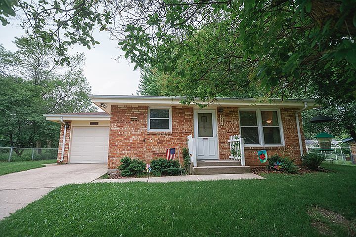 1st image of 3303 Nadine Ave