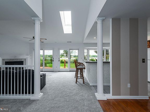 4th image of 140 Riverview Dr