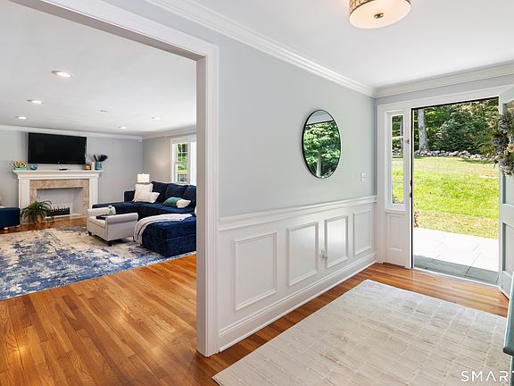 5th image of 76 Comstock Hill Road