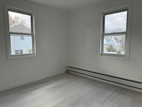 2nd image of 187 Burbank Ave #4