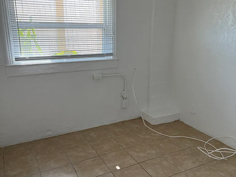 23 S Hollywood Ave #7 — Photo 9