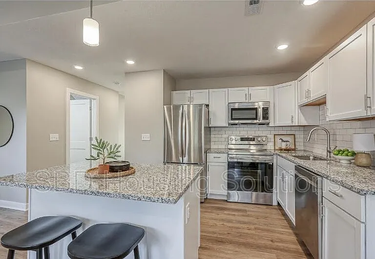 2912 S Harvard Ave #C — Photo 4