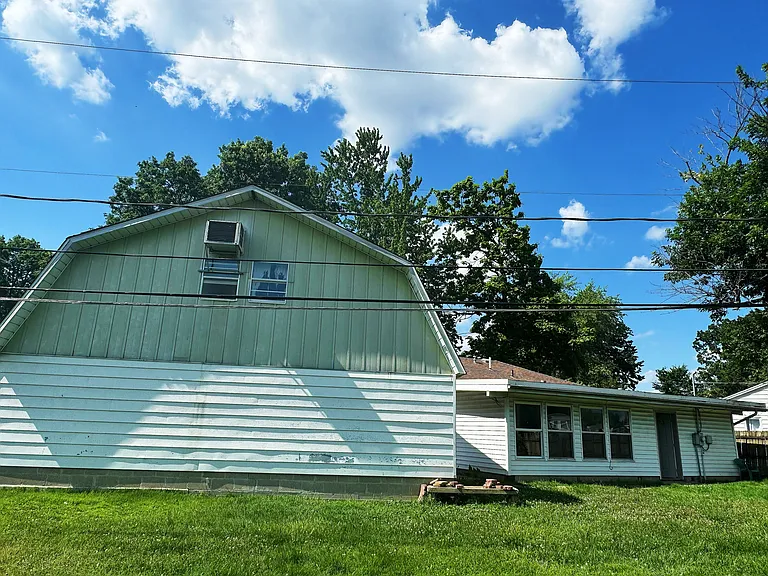 2621 Ravenswood Ct — Photo 3