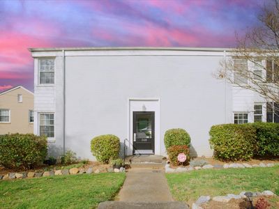 568 Wakefield Dr APT B, Charlotte, NC, 28209