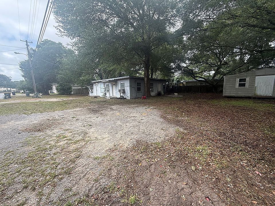 1st image of 11 Elm Ave SE