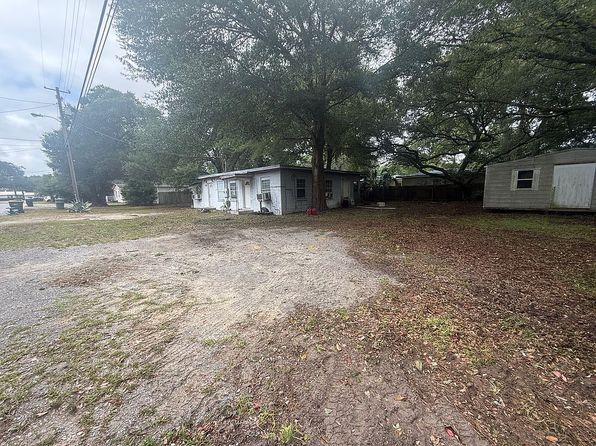 11 Elm Ave SE