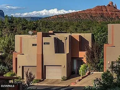 Building Photo - 231 Arroyo Sienna Dr