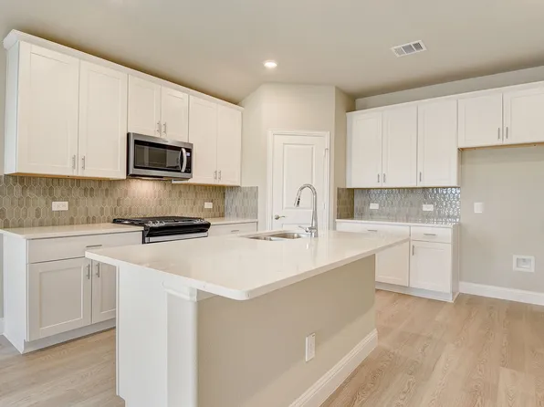 4021 Medina Dr, Farmersville, TX 75442