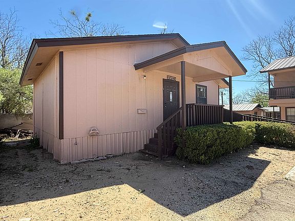 3rd image of 305 W Viesca St