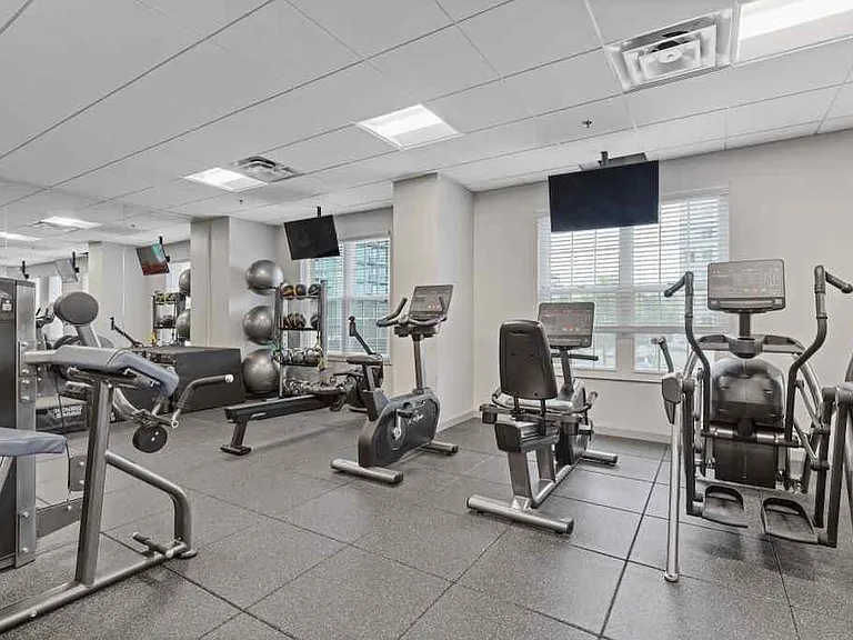 325 E Paces Ferry Rd NE — Photo 28