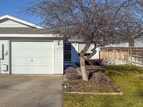 3rd image of 2351 NW McDougal Ct
