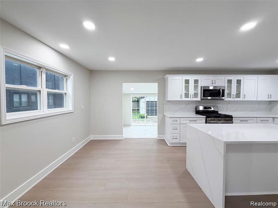 631 Humphrey Ave, photo 8