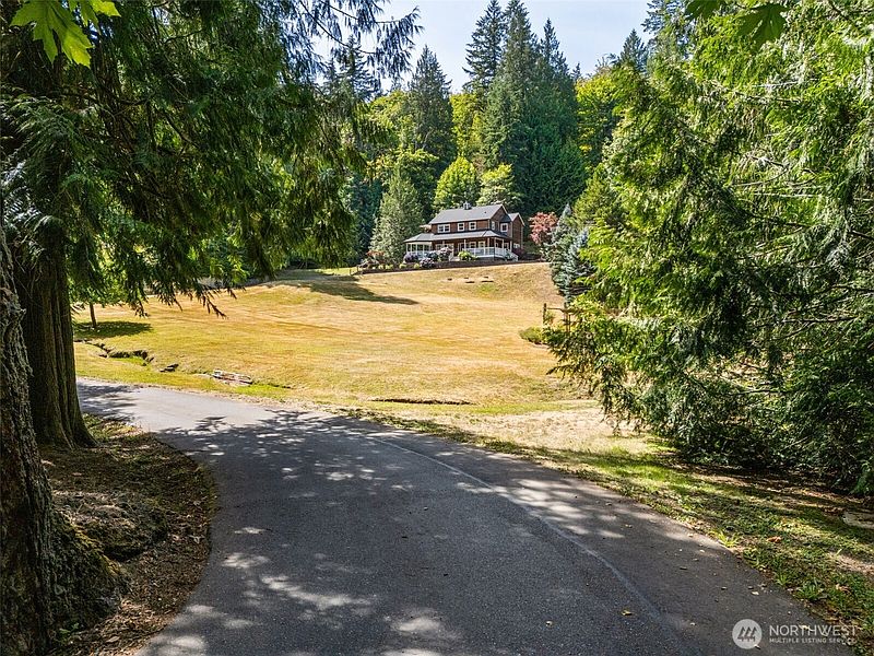 2nd image of 7879 Fletcher Bay Road NE