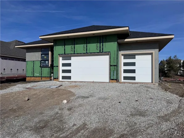 3244 W 133rd Ter, Leawood, KS 66209