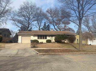 5018 Ironwood Dr, Madison, WI 53716