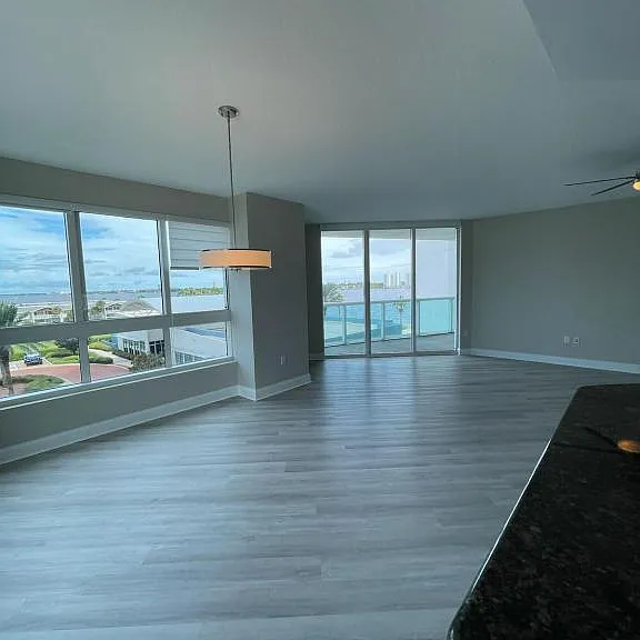 241 Riverside Dr — Photo 31
