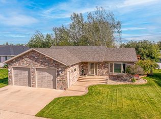 2322 18th Cir W, Williston, ND 58801