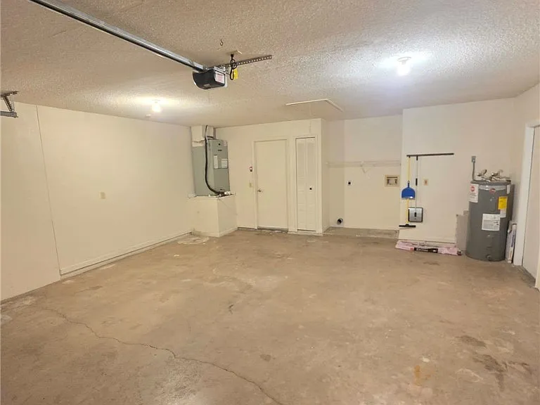 3801 Monza Dr — Photo 22