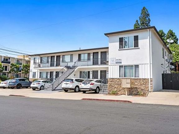 2nd image of 202-220 W Fir St #206
