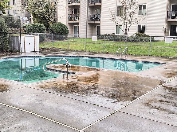 4th image of 14630 NE 32nd St APT E1