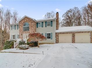 740 Dogwood Dr, New Castle, PA 16101