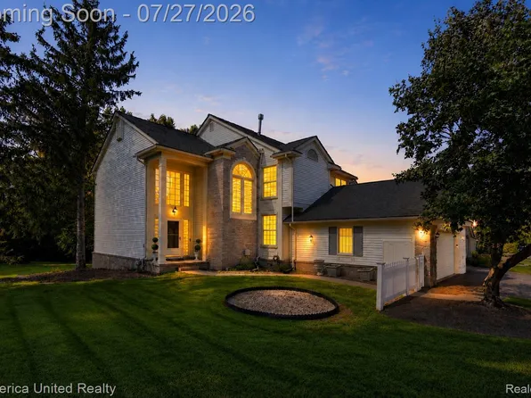 7112 Winding Brook Ct #30, West Bloomfield, MI 48322